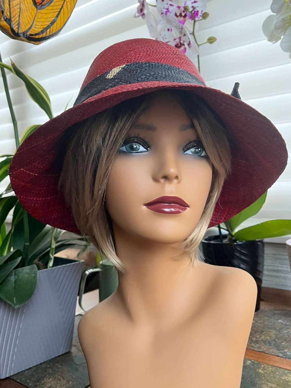 ONIGO 100% Rafia Cloche / Bucket Hat  Hand Made in Madagascar  Beautiful  NWOT - Picture 2 of 12